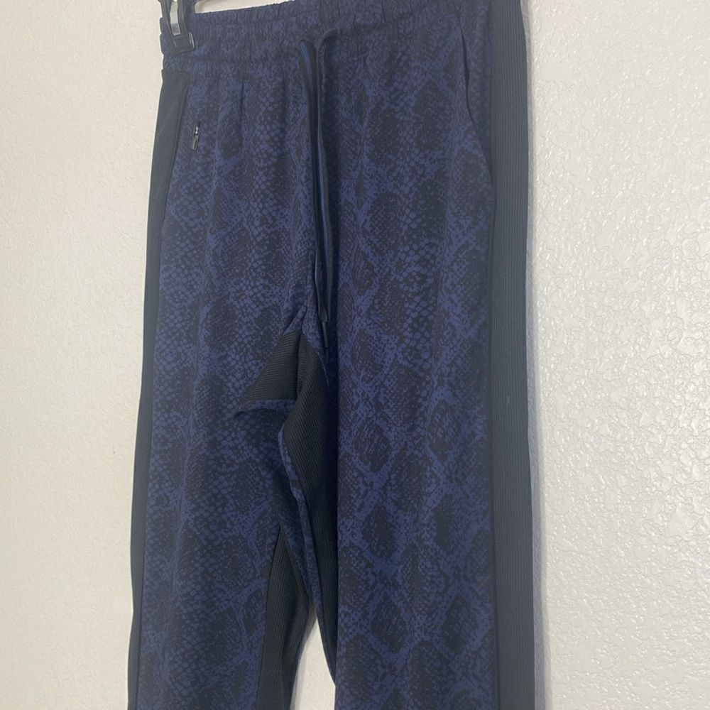 ATHLETA Women’s Black/Navy Brooklyn Jogger Pants Size 2 - Picture 4 of 7